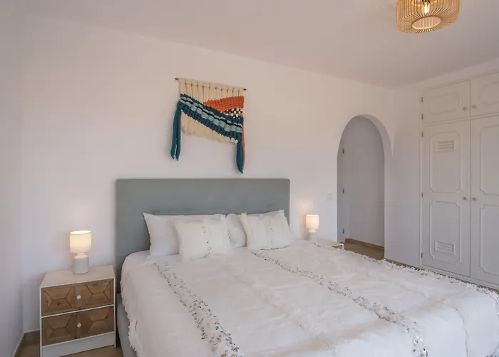 Peaceful Ocean View Villa Luz